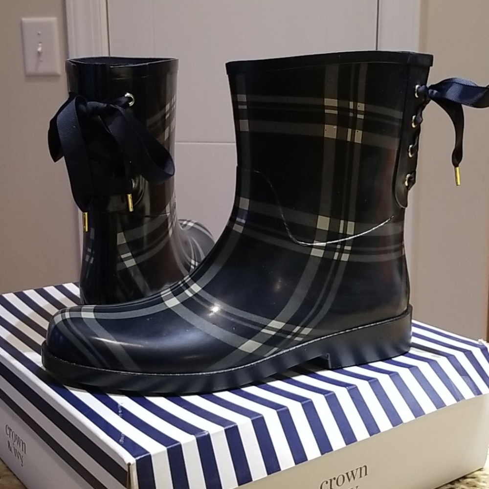 Crown & Ivy Rayme Rubber Rain Boots (Brand New)